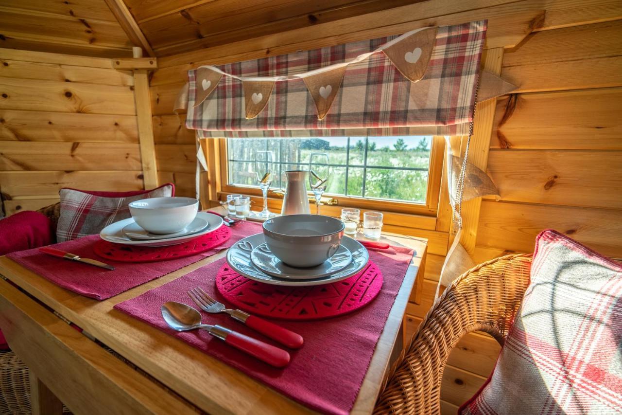 Hatters Meadows Glamping Ely Exteriér fotografie